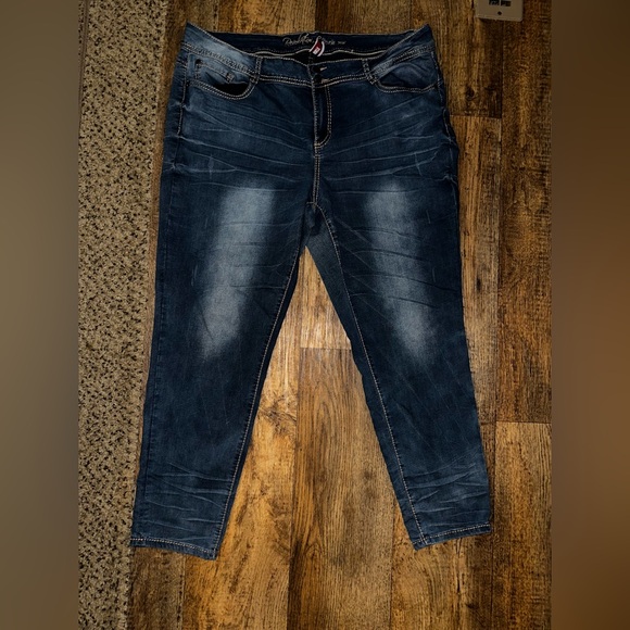 Revolution by Revolt | 22W | Ankle Jeans - Picture 1 of 4